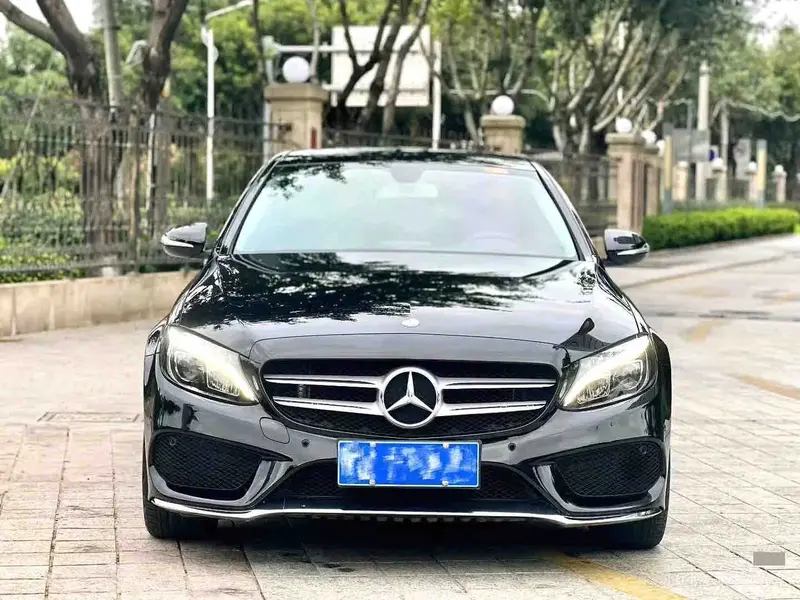 Vehicle photo 2