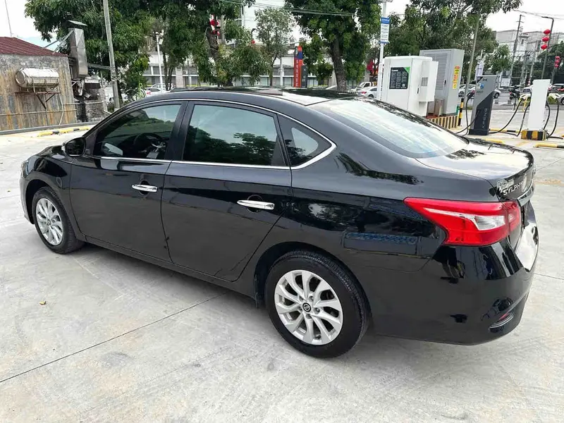 Vehicle photo 3