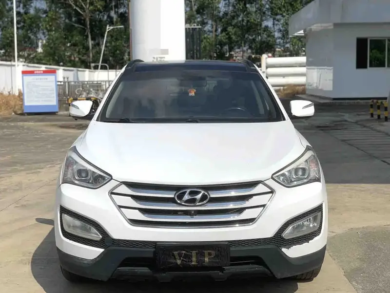 Vehicle photo 2