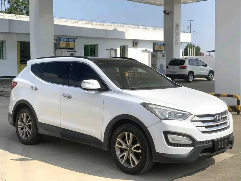Vehicle photo 3