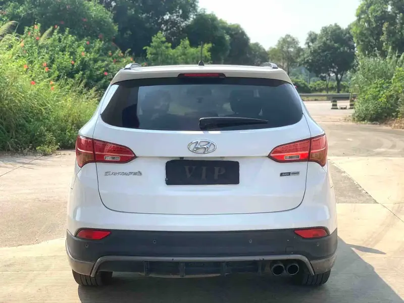 Vehicle photo 5