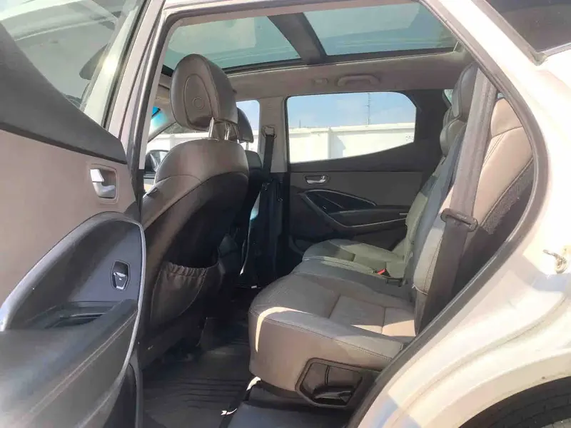 Vehicle photo 9
