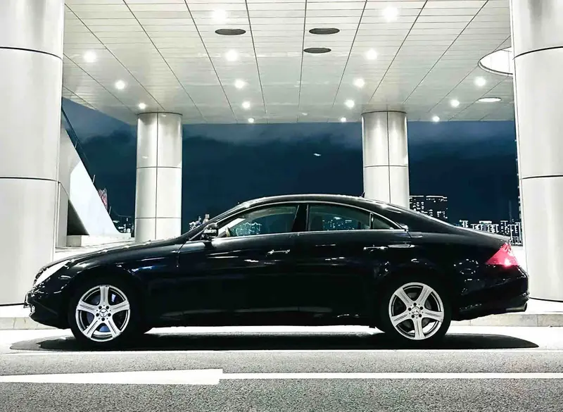 Vehicle photo 3