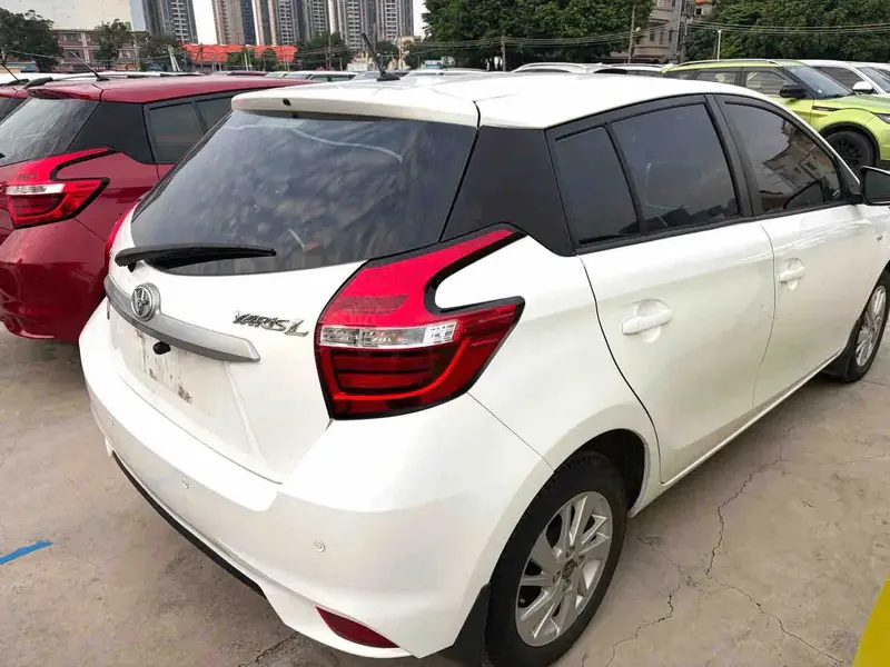 Vehicle photo 3