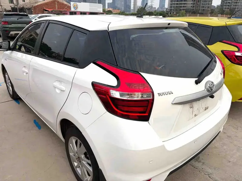 Vehicle photo 4
