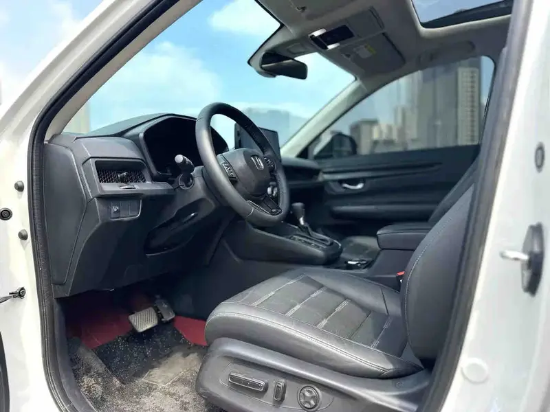 Vehicle photo 7