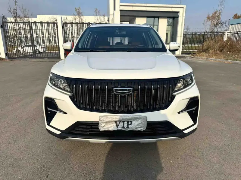 Vehicle photo 2
