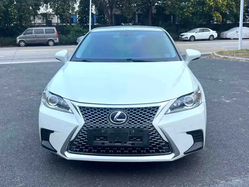 Vehicle photo 3