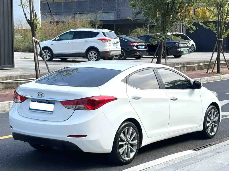 Vehicle photo 3