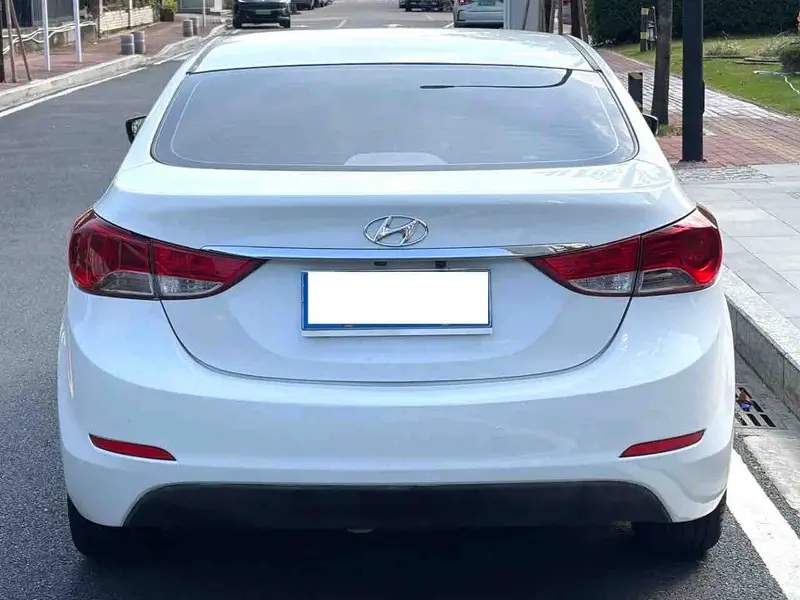 Vehicle photo 4