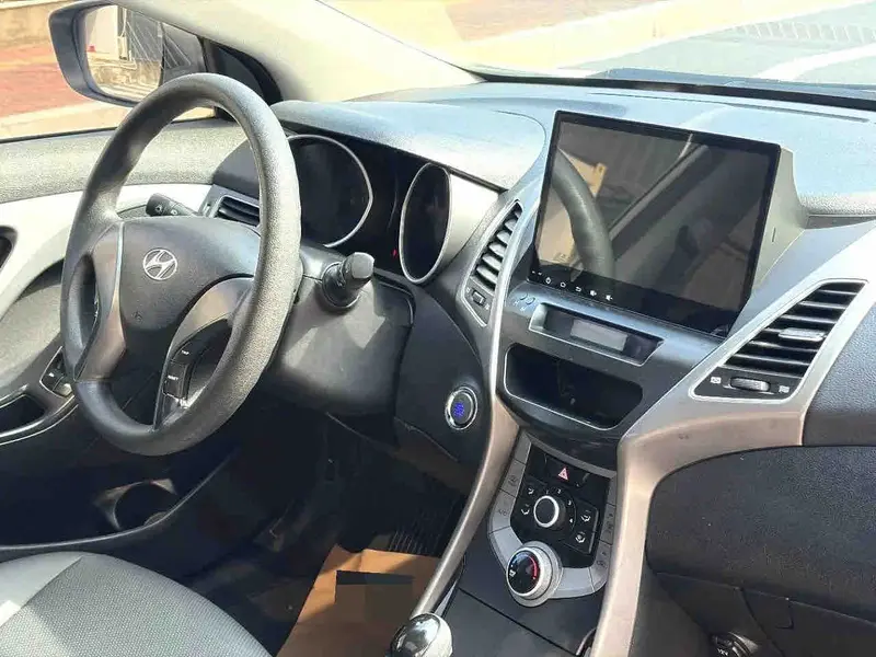Vehicle photo 5
