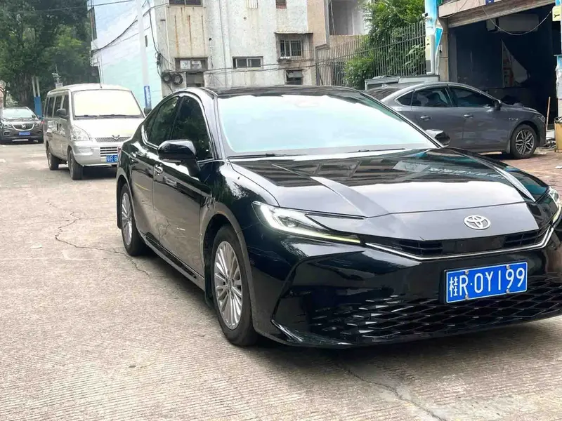 Vehicle photo 3
