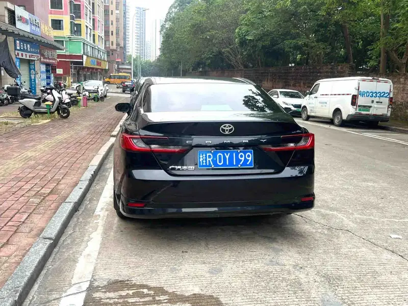 Vehicle photo 5