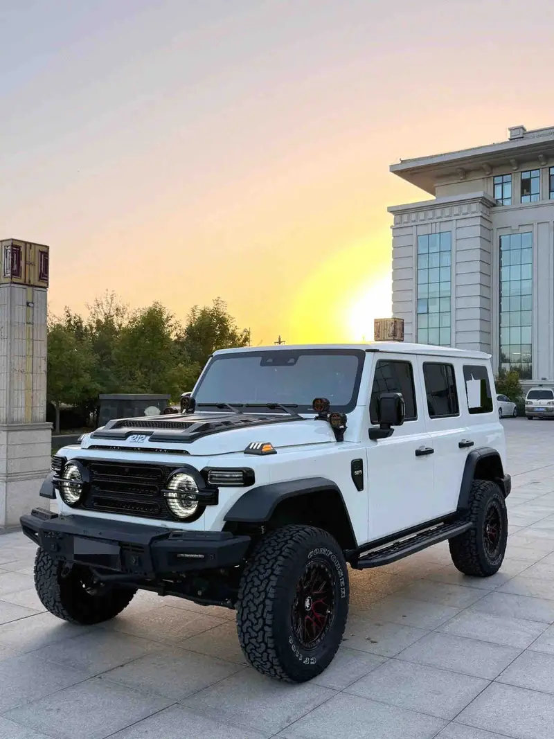 Vehicle photo 2