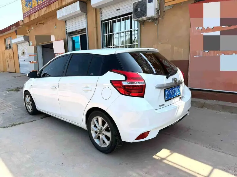Vehicle photo 3
