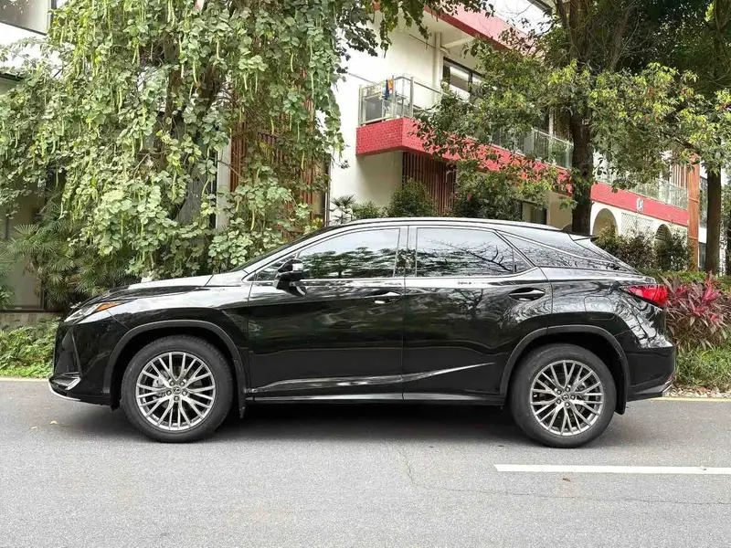 Vehicle photo 2