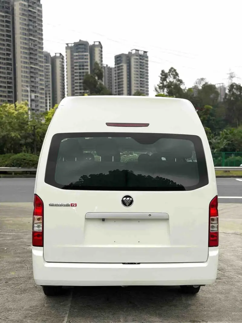 Vehicle photo 6