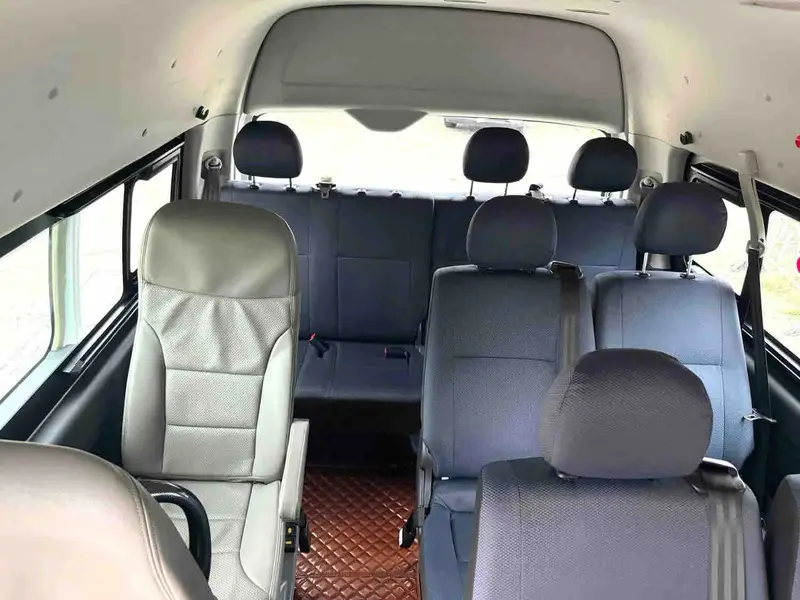 Vehicle photo 8