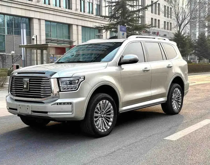 Vehicle photo 2