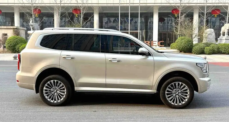 Vehicle photo 3
