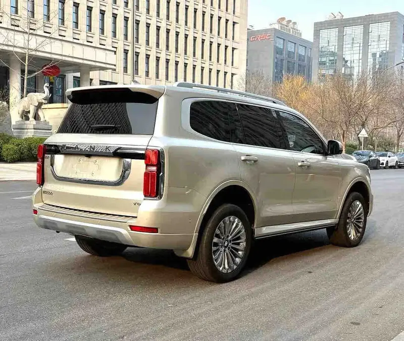 Vehicle photo 5