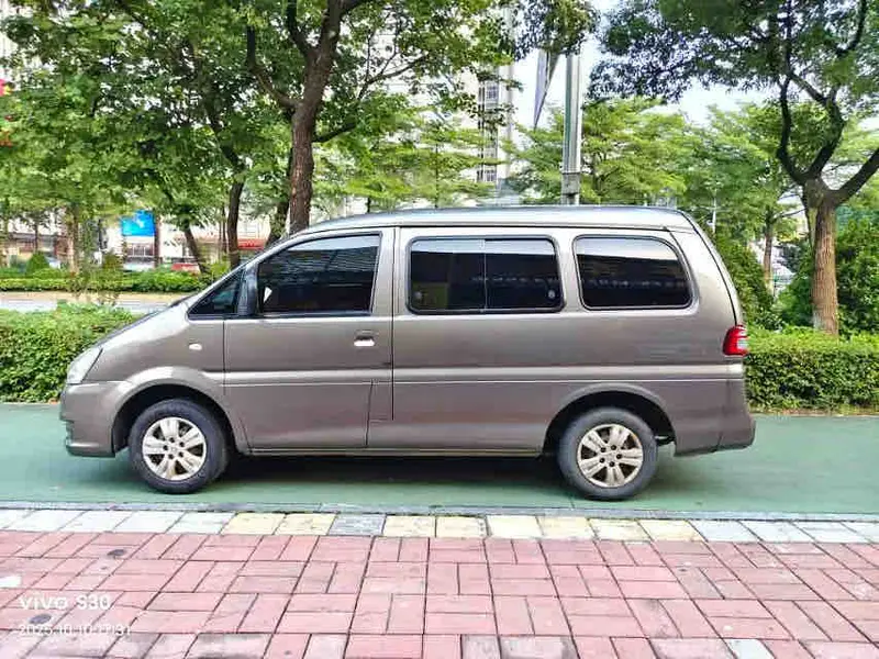 Vehicle photo 3