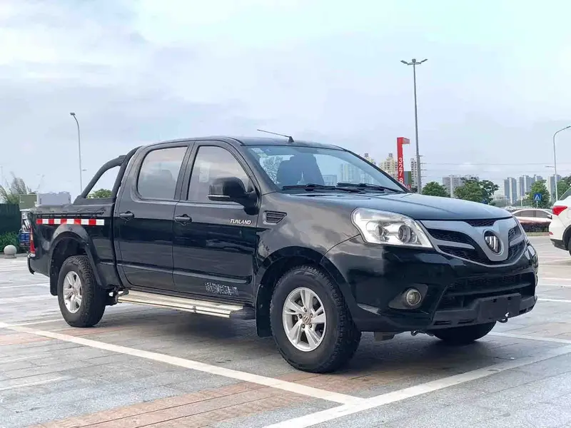 Vehicle photo 3