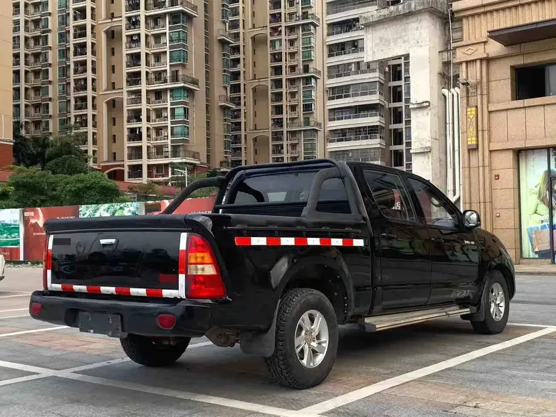Vehicle photo 4