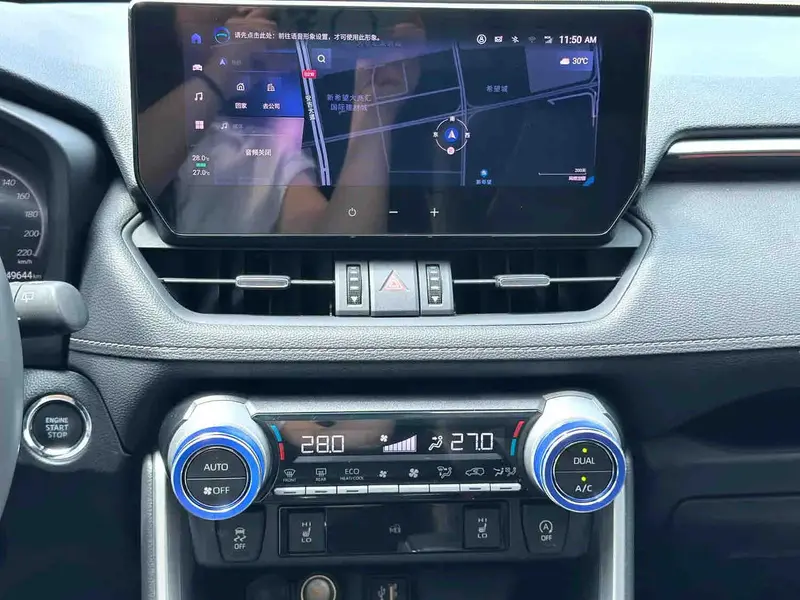 Vehicle photo 12