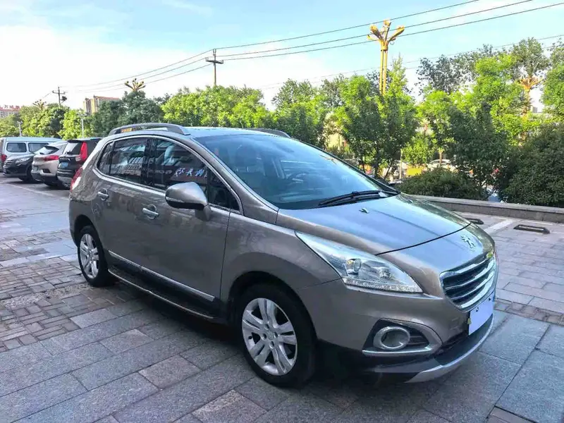 Vehicle photo 2