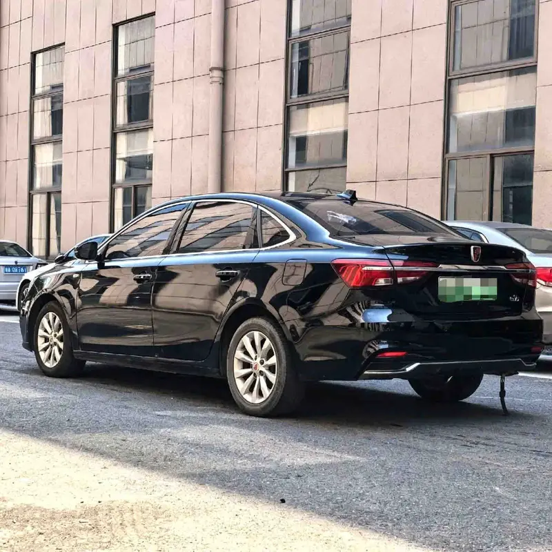 Vehicle photo 3