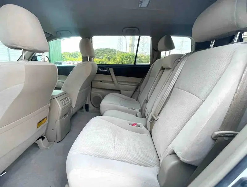 Vehicle photo 5