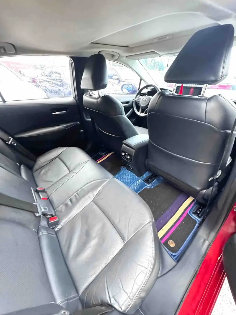 Vehicle photo 6