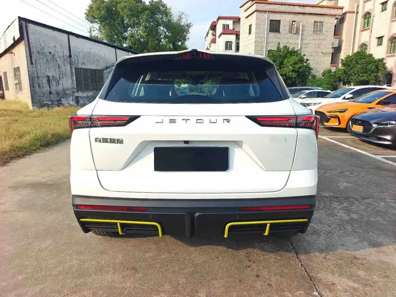 Vehicle photo 6