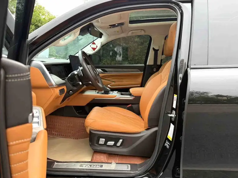 Vehicle photo 8