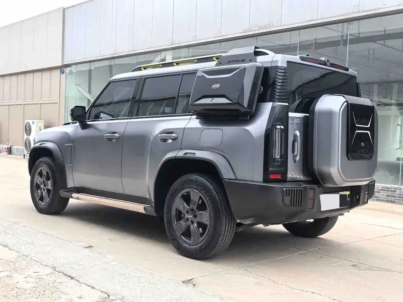 Vehicle photo 4