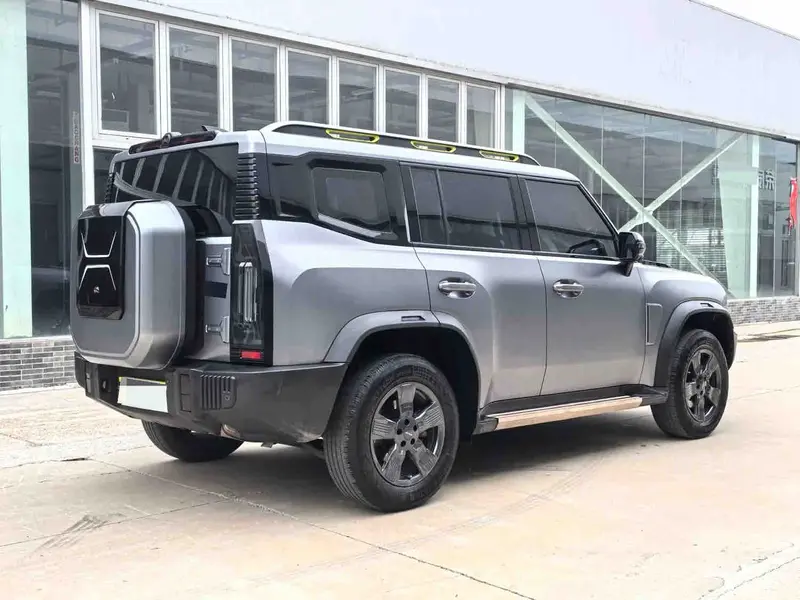 Vehicle photo 5