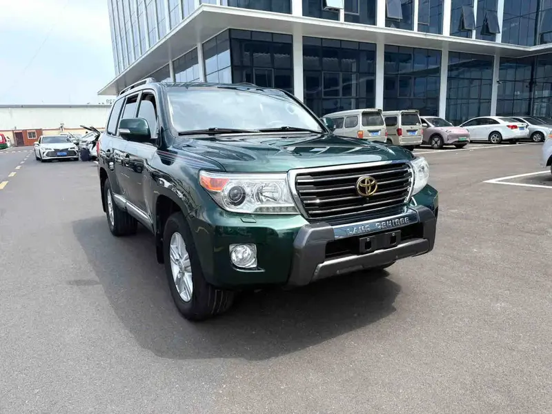 Vehicle photo 3