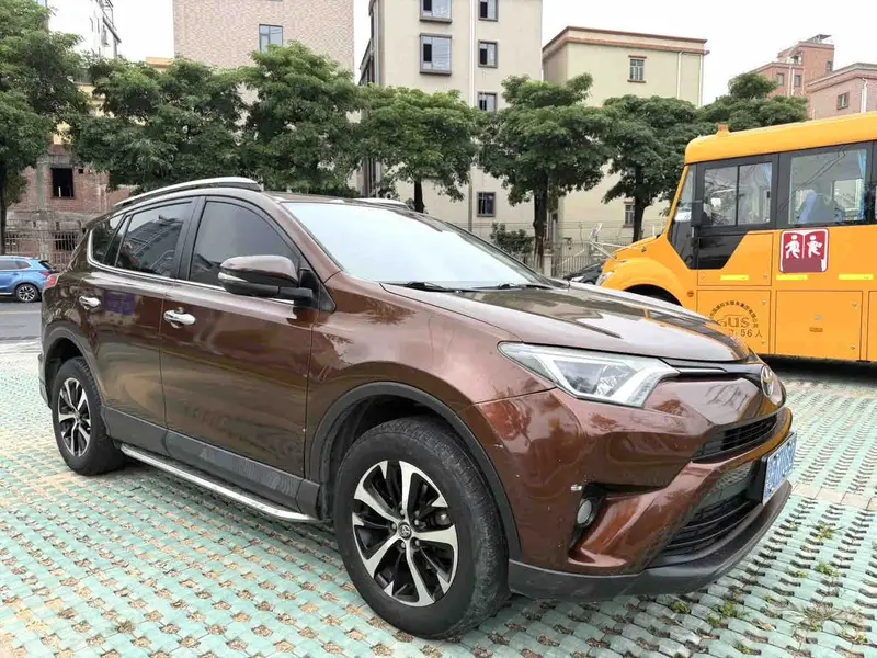 Vehicle photo 3