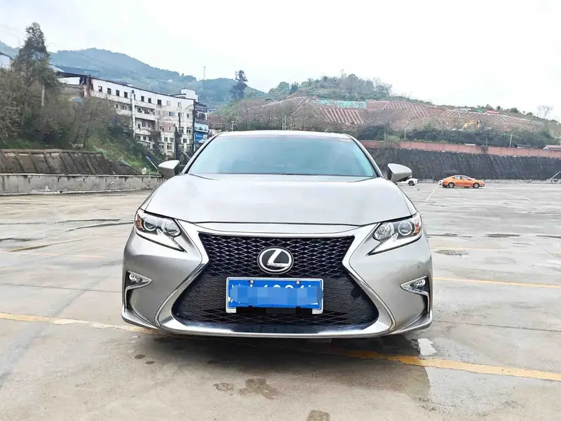 2015 Lexus ES 250 2.5L AT