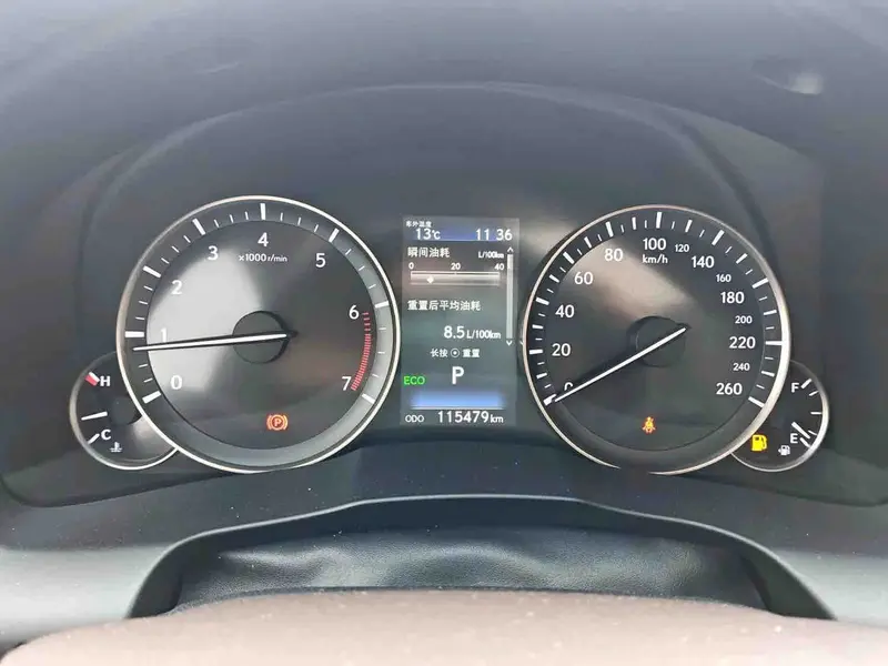 Vehicle photo 7