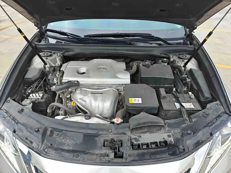 Vehicle photo 8