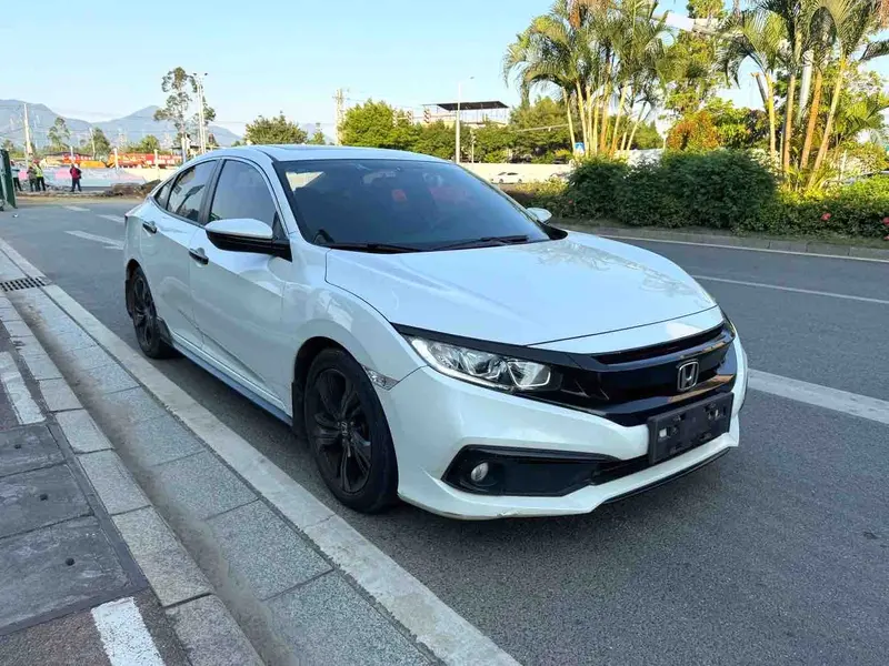 Vehicle photo 3