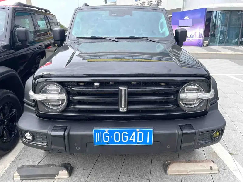 Vehicle photo 2