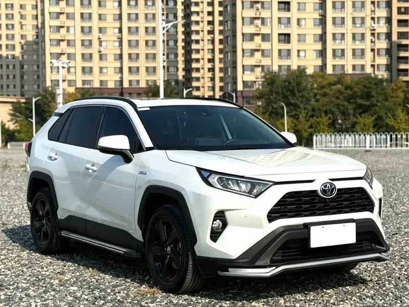 Vehicle photo 2