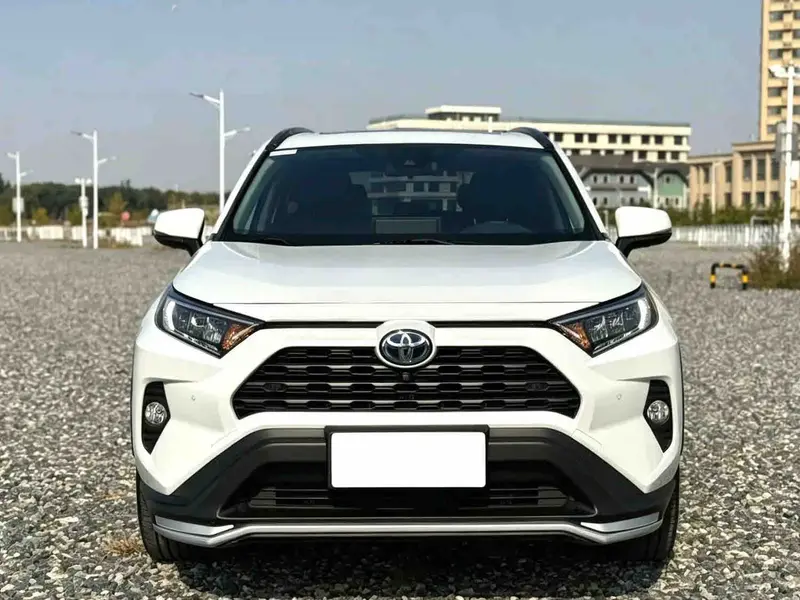 Vehicle photo 3