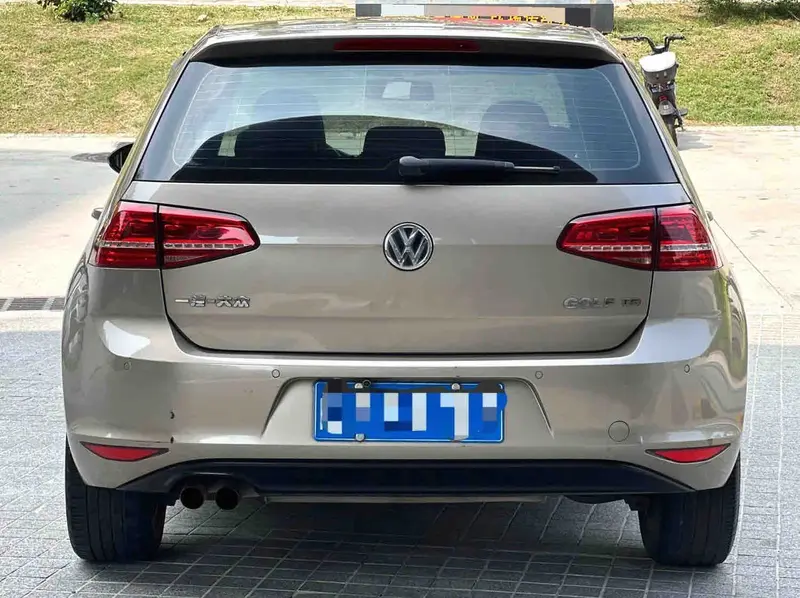 Vehicle photo 4