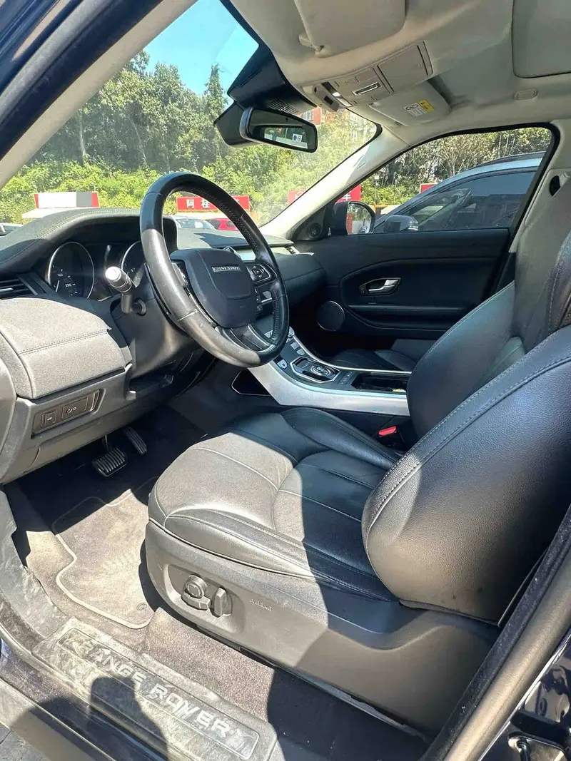 Vehicle photo 7