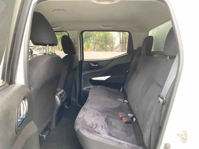 Vehicle photo 8