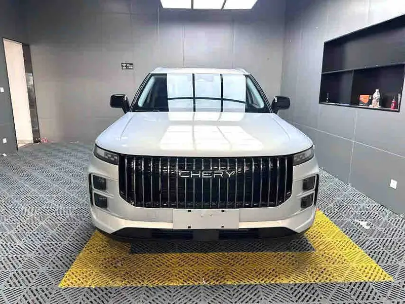 Vehicle photo 2
